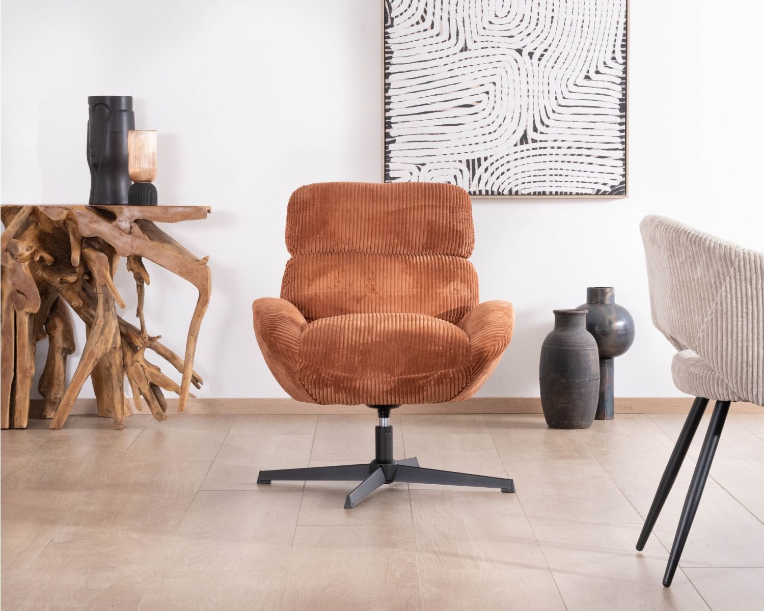 Sillón giratorio de 360° en pana color terracota «Bissett»