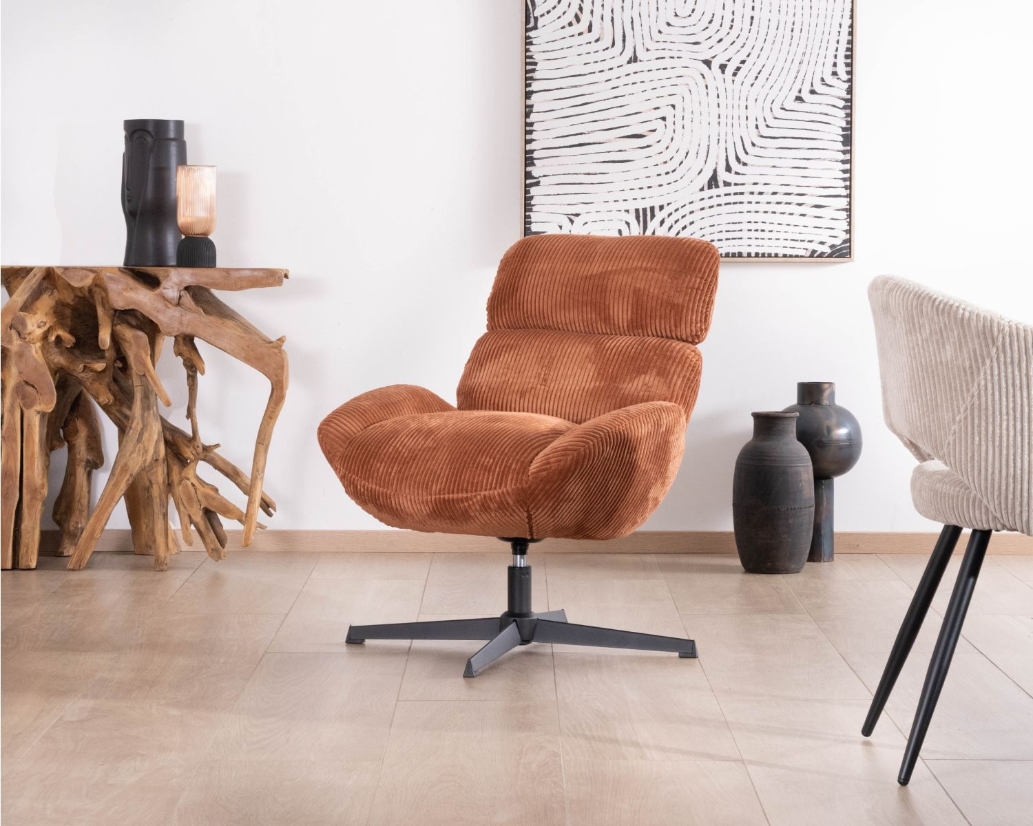 Sillón giratorio de 360° en pana color terracota «Bissett»