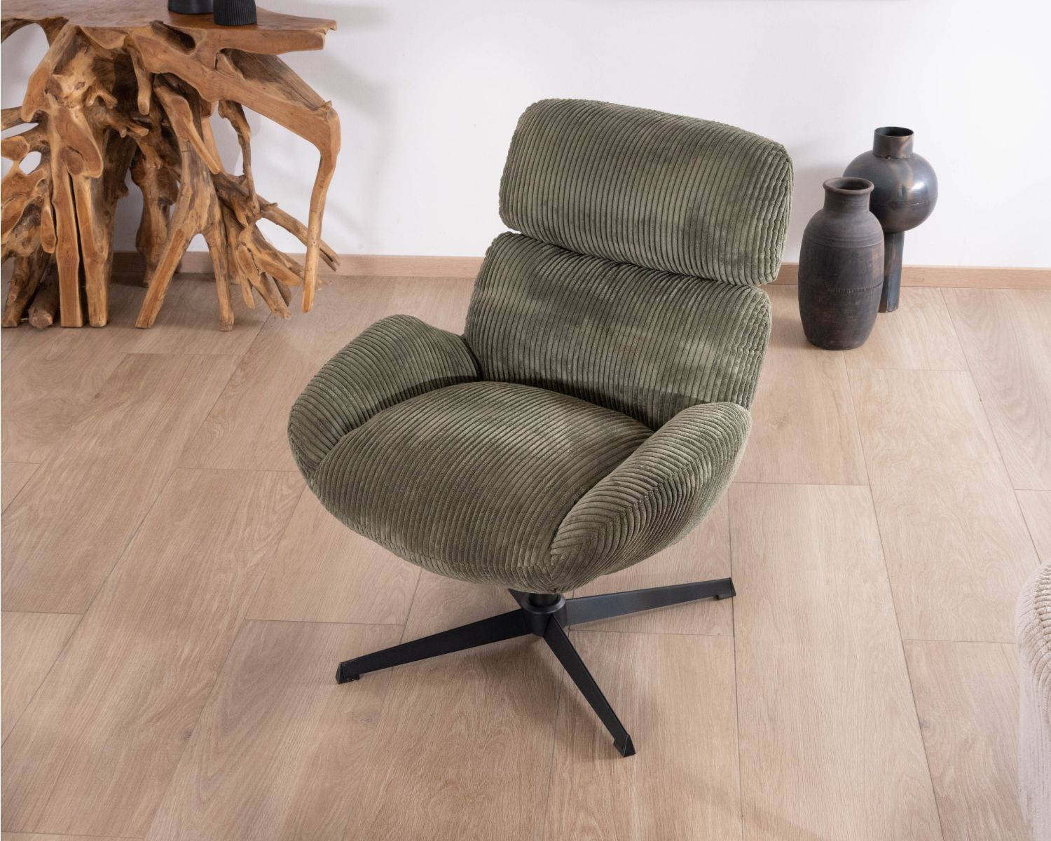 Sillón ultracómodo giratorio de 360° en terciopelo acanalado verde suave «Bissett»