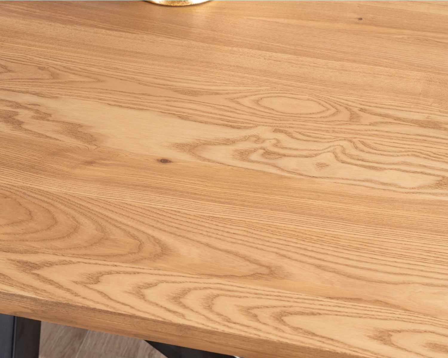 Mesa de comedor de fresno macizo con base en forma de estrella de metal negro «Sydney», 2 m