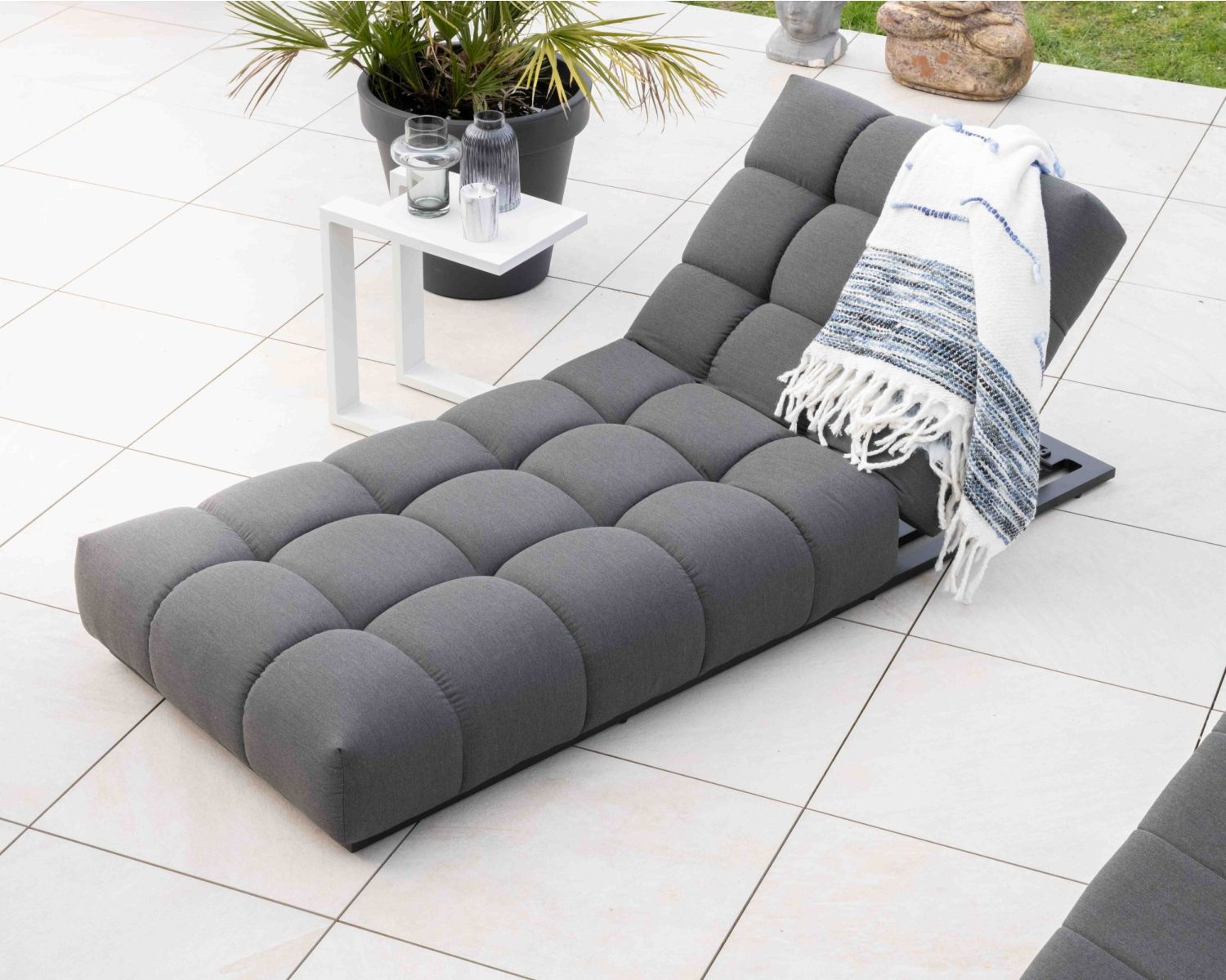 Tumbona de alta gama en tejido Sunbrella gris oscuro «Lazy Beach»