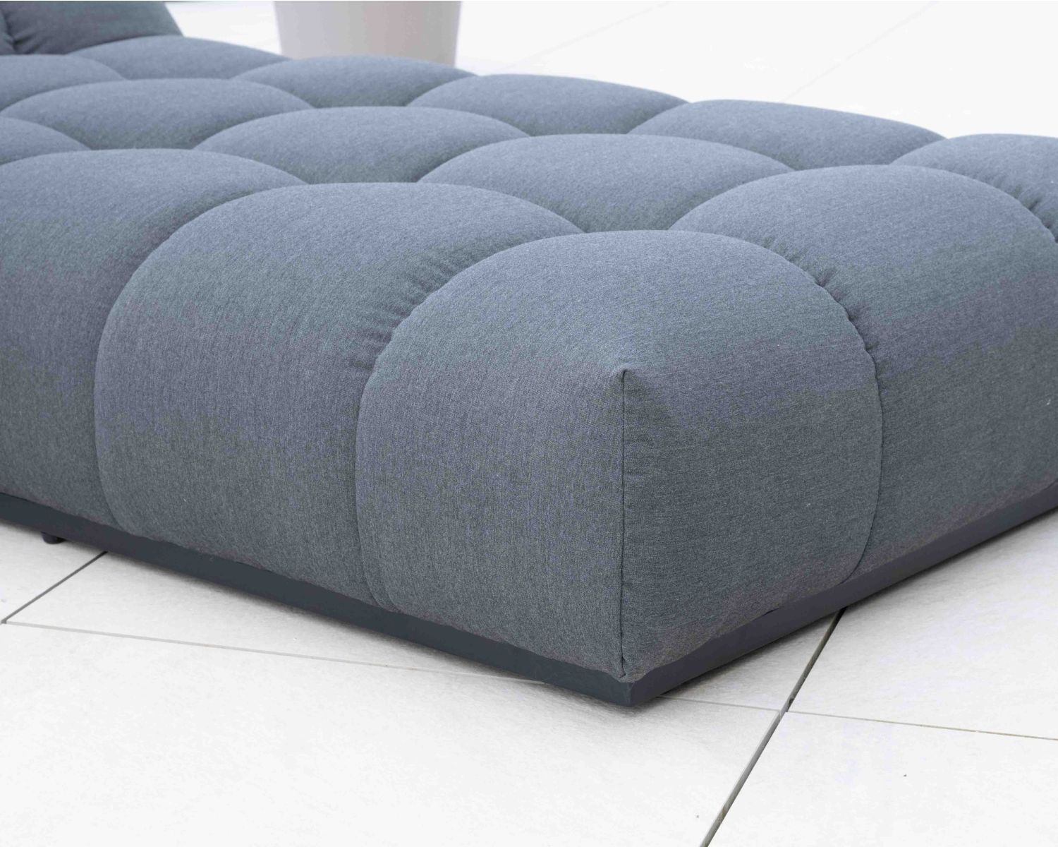 Tumbona de alta gama en tejido Sunbrella gris oscuro «Lazy Beach»