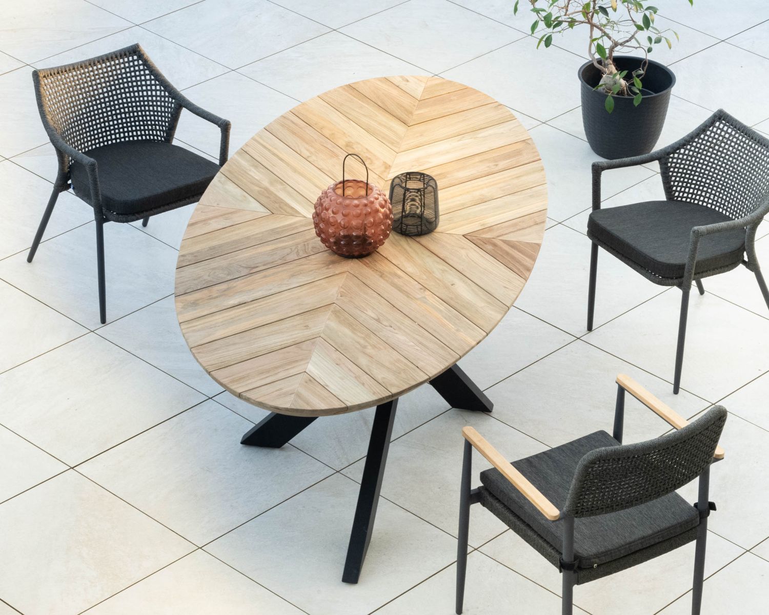 Mesa de jardín elíptica de 220 cm de teca «Hélios» con patas Mikado negras