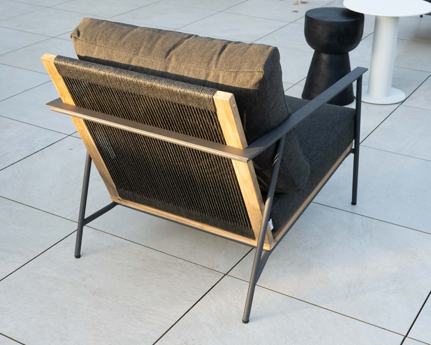 Conjunto de jardín de 3 piezas en aluminio, teca y tejido especial para exteriores de color gris oscuro «Hélios»