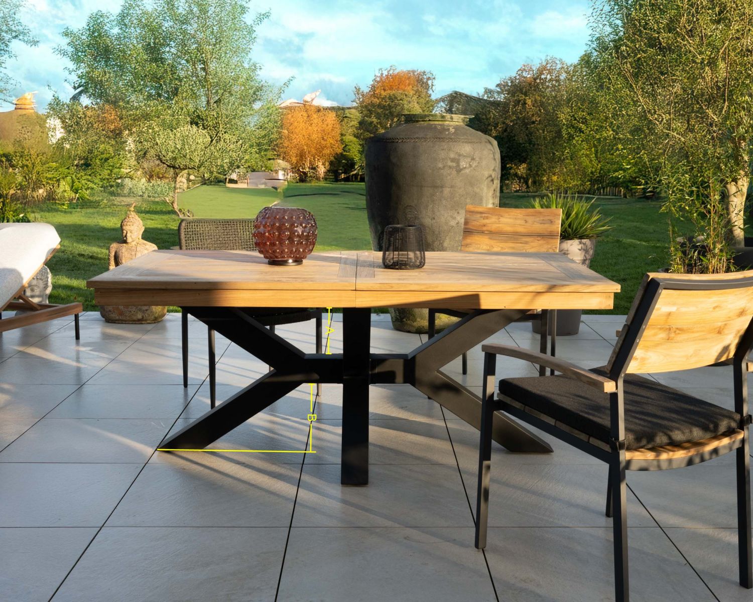 Mesa de jardín de teca de 180 a 260 cm «Hélios» con patas en forma de cruz de aluminio negro