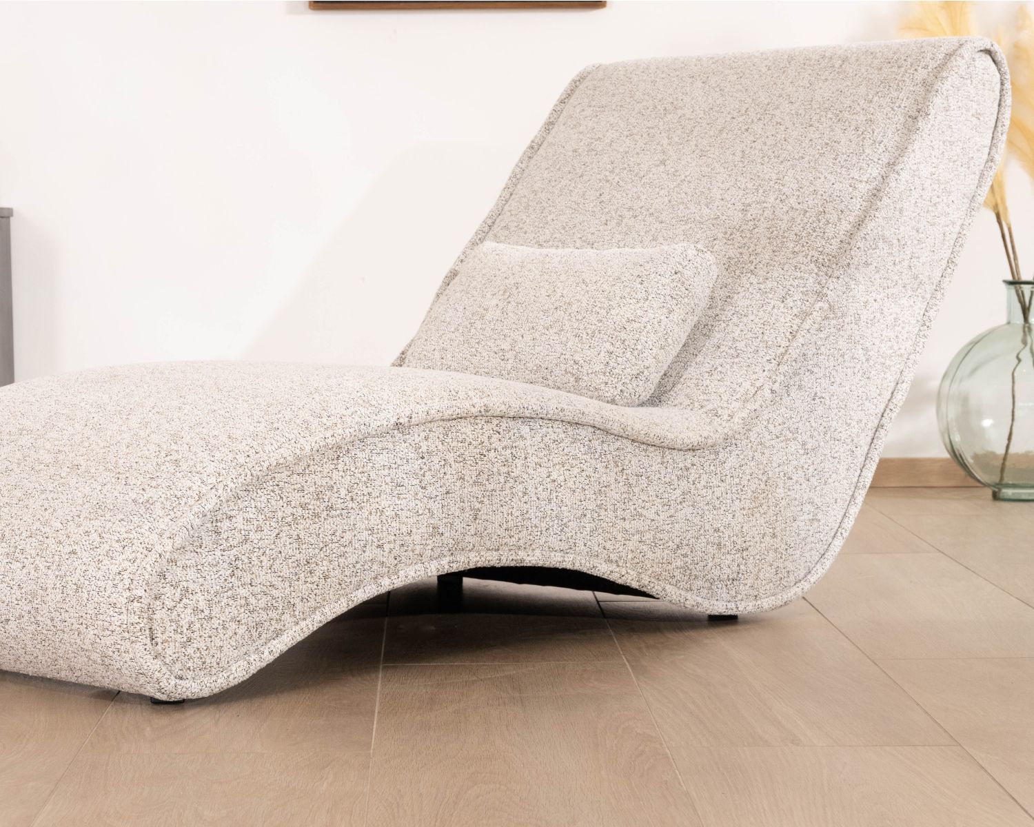 Tumbona de diseño para interior, de tela tejida en color blanco roto «Syltan»