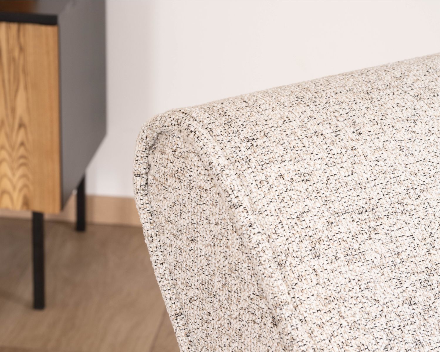 Tumbona de diseño para interior, de tela tejida en color blanco roto «Syltan»