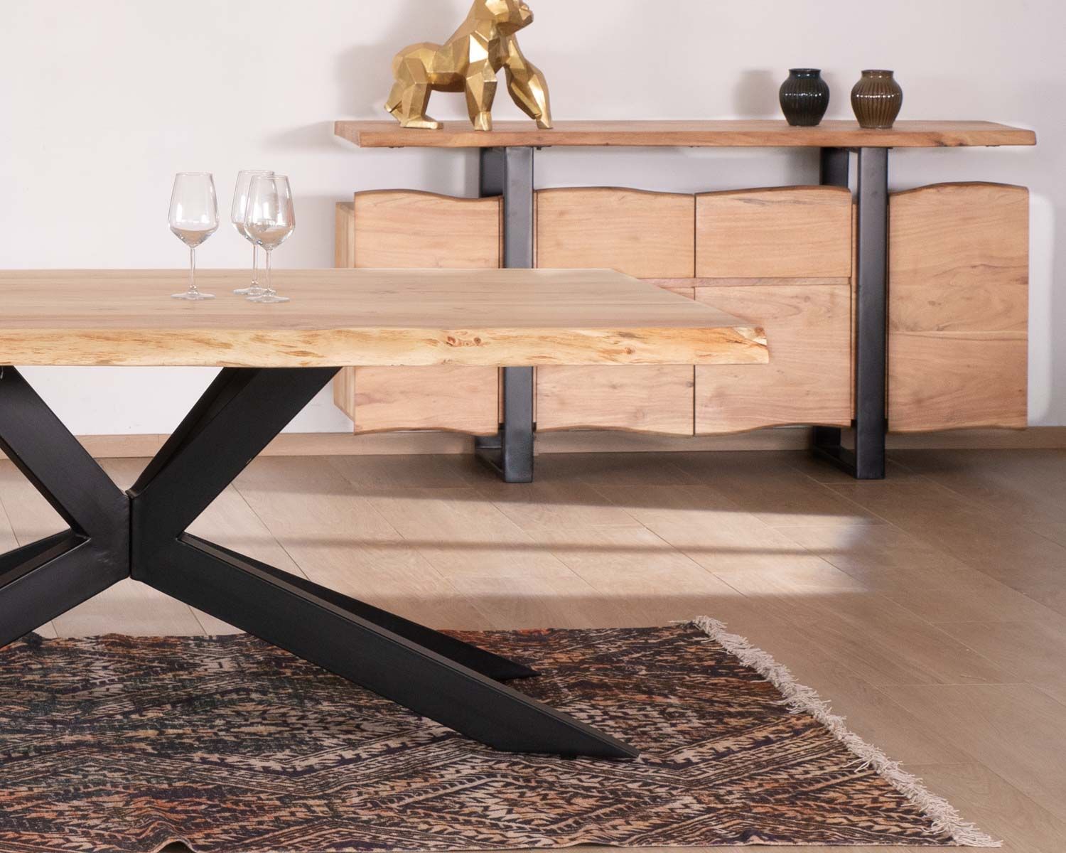 Aparador con cajones de madera maciza natural «Zen Black»