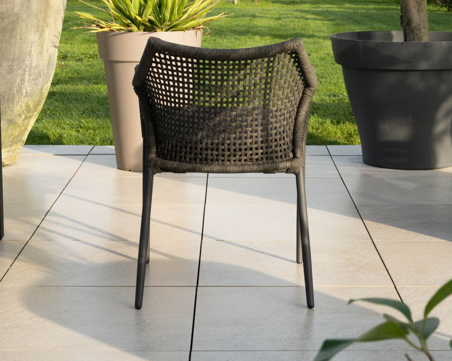 Lote de 2 sillas de jardín envolventes de cuerda trenzada gris oscuro «Chair'ming»