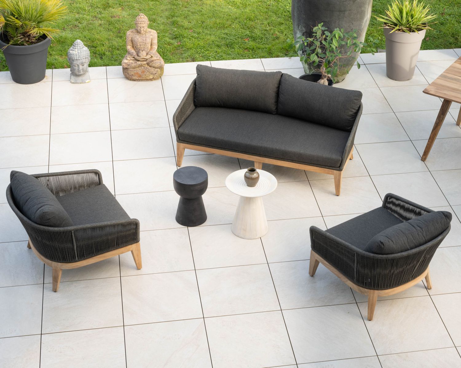 Conjunto de jardín de alta gama de 3 piezas en teca y tela gris oscuro «Tuléo»