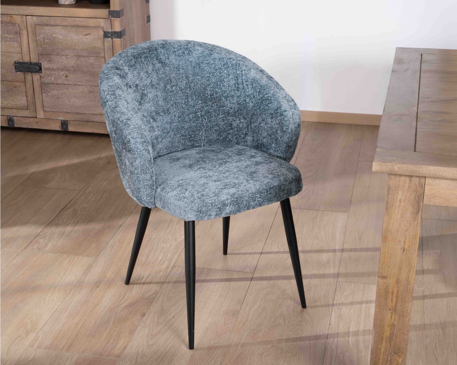 Lote de 2 sillas de comedor de diseño, con tapizado azul y patas de metal negras «Kandy»