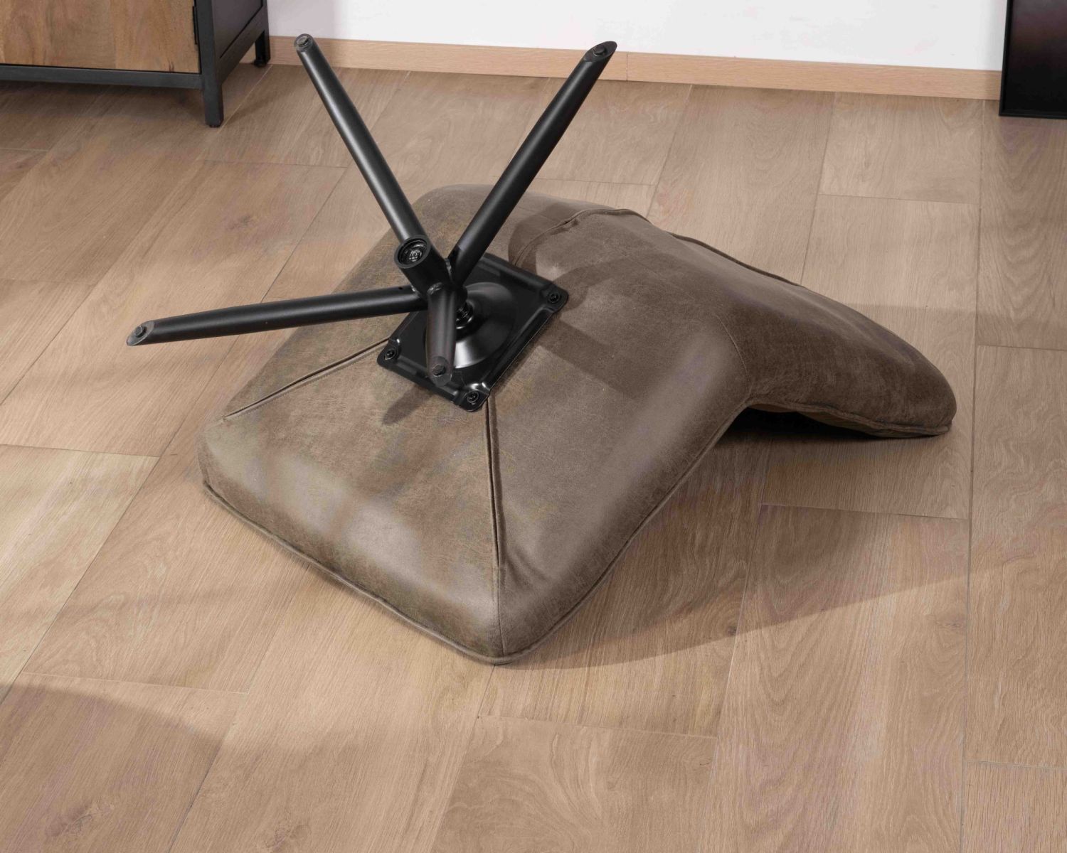 Sillón relax ultracómodo con base giratoria «Grundy» en tejido de microfibra verde caqui