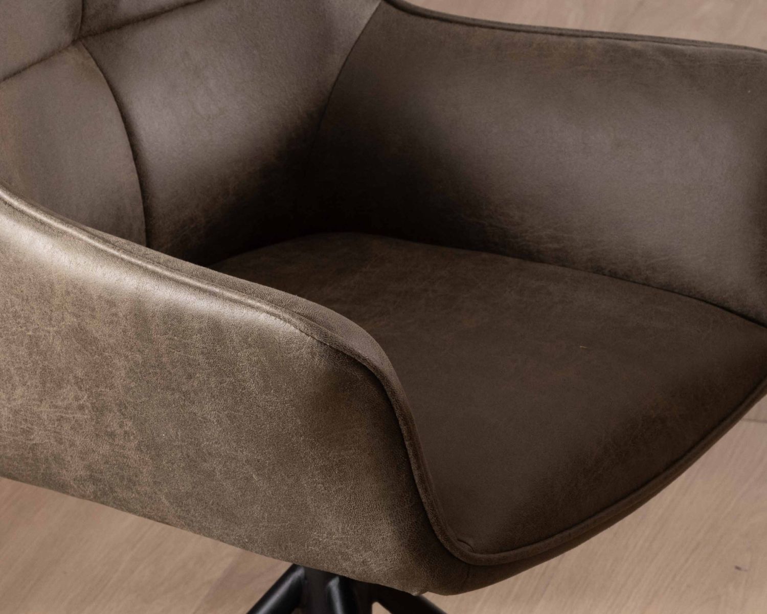 Lote de 2 sillas con reposabrazos y base giratoria «Ritchey», en tejido de microfibra de color caqui