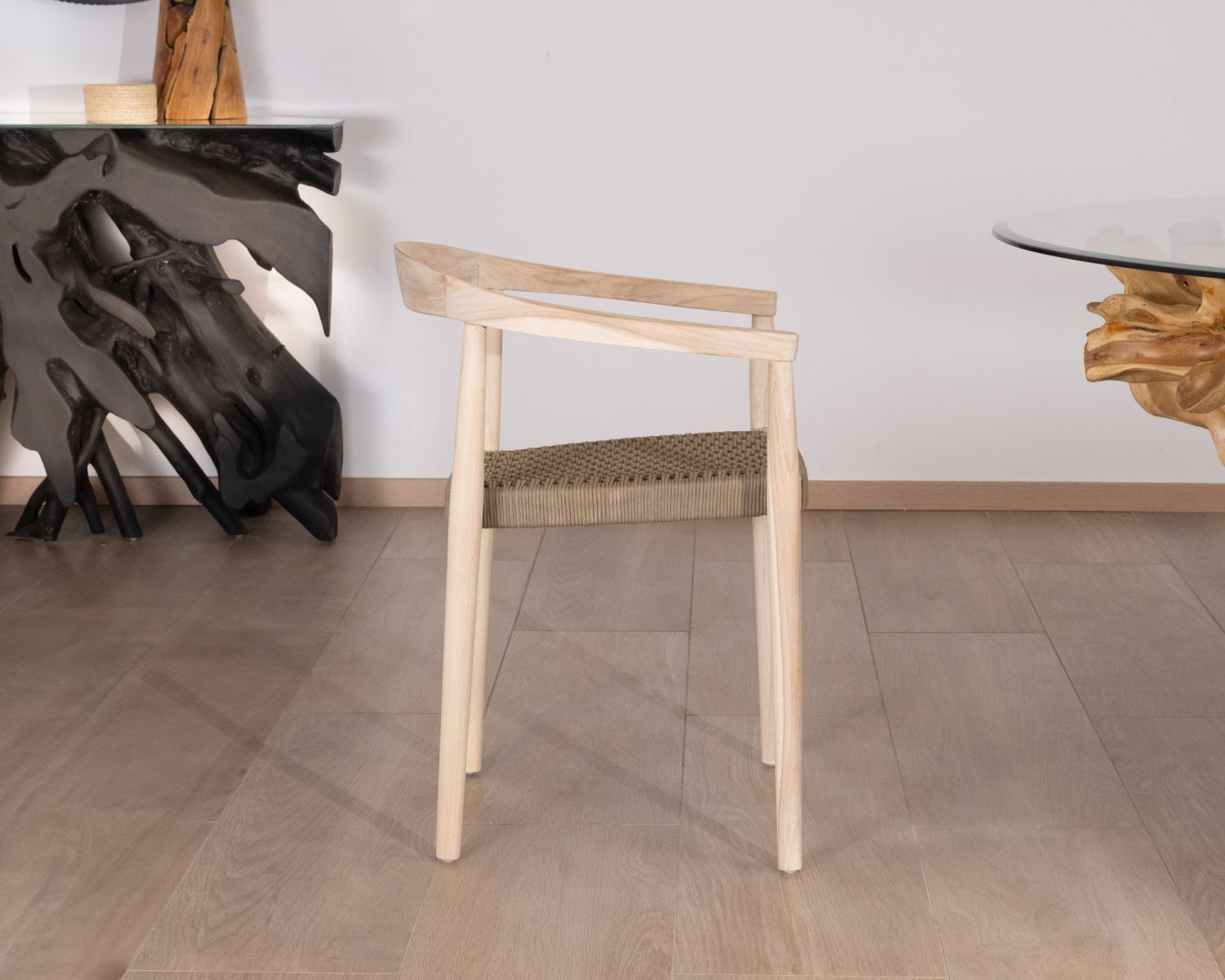 Juego de 4 sillas de teca natural con asiento trenzado «Tiska»