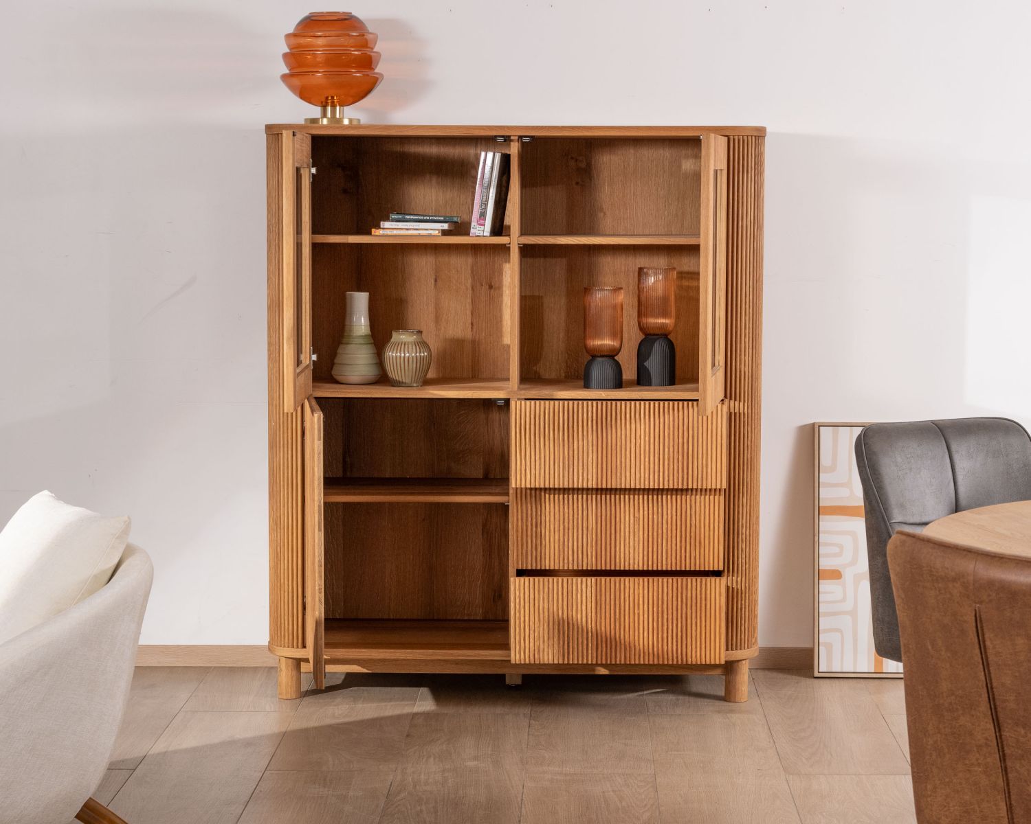 Aparador con frentes acanalados de estilo retro en roble aceitado «Winton»
