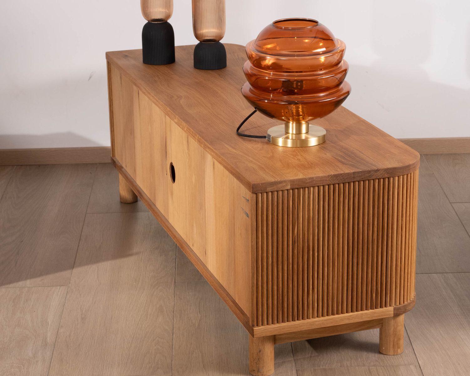 Mueble para la tele de 150 cm con 2 puertas, de roble aceitado, estilo retro «Winton»