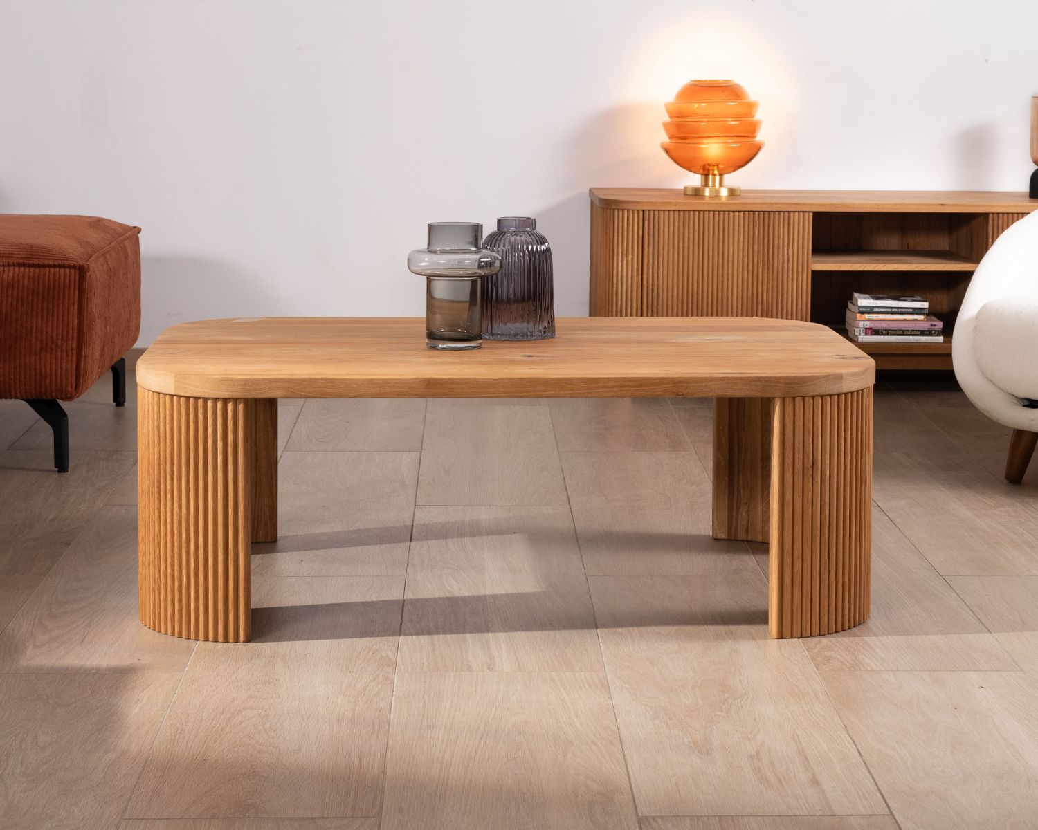 Mesa de centro de líneas sencillas con patas acanaladas de estilo retro en roble aceitado «Winton»