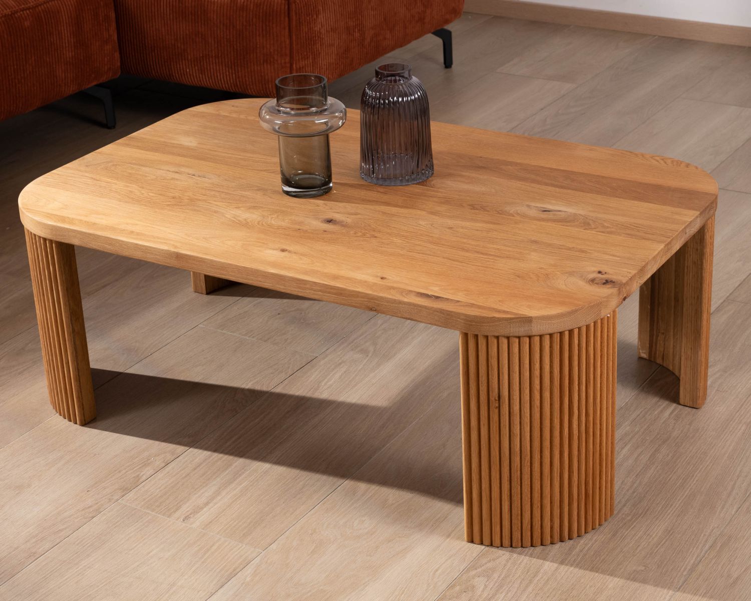 Mesa de centro de líneas sencillas con patas acanaladas de estilo retro en roble aceitado «Winton»