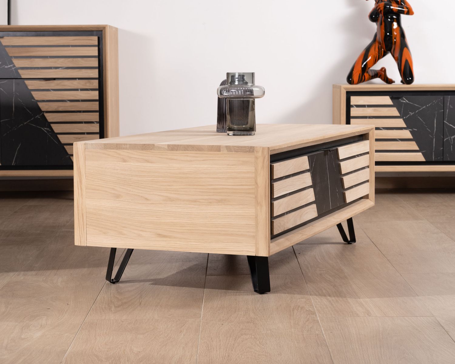 Mesa de centro rectangular con un cajón, de roble blanqueado y frente decorativo con efecto mármol «Storia»