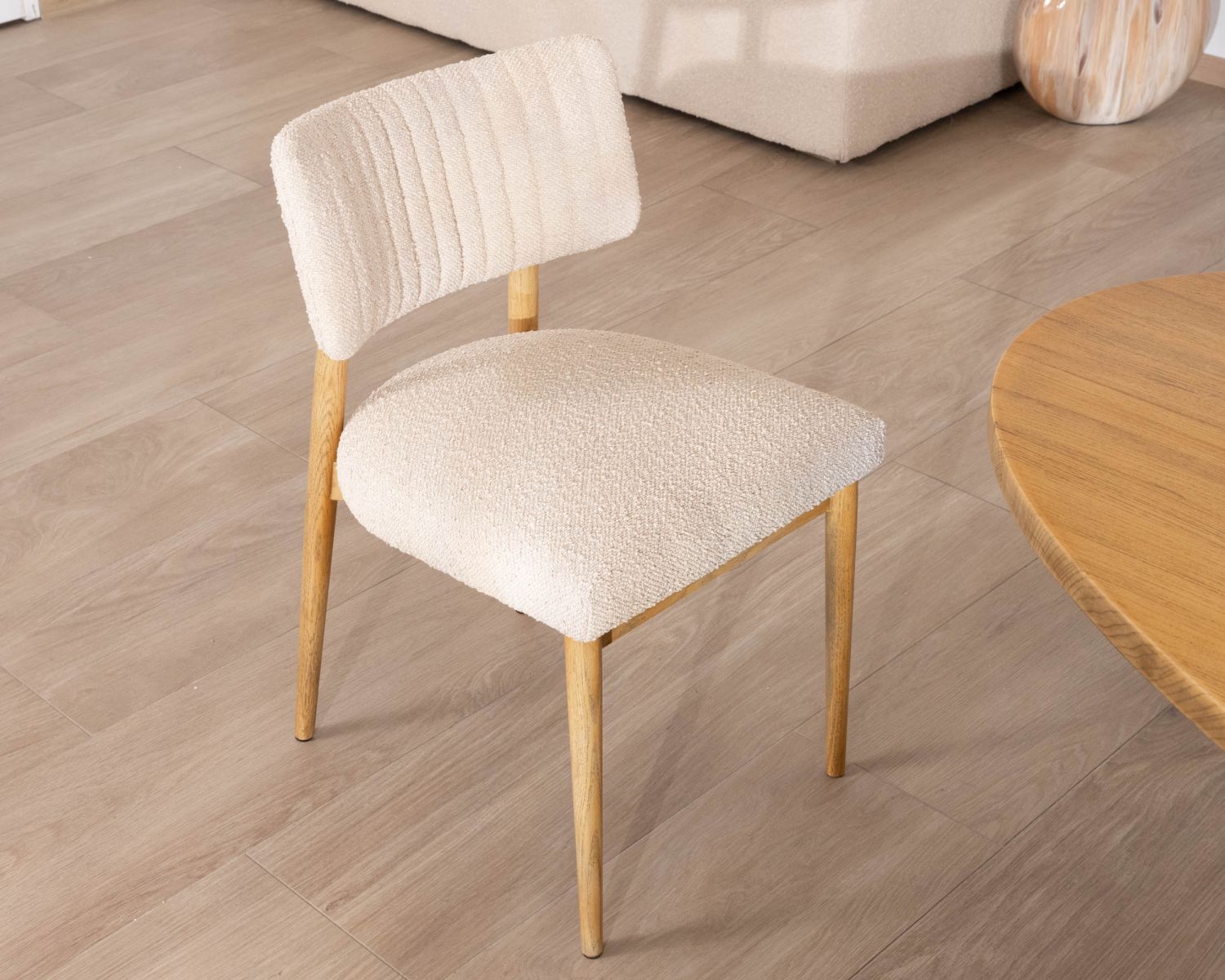 Lote de 2 sillas de estilo escandinavo en fresno natural y tela beige «Isadora»