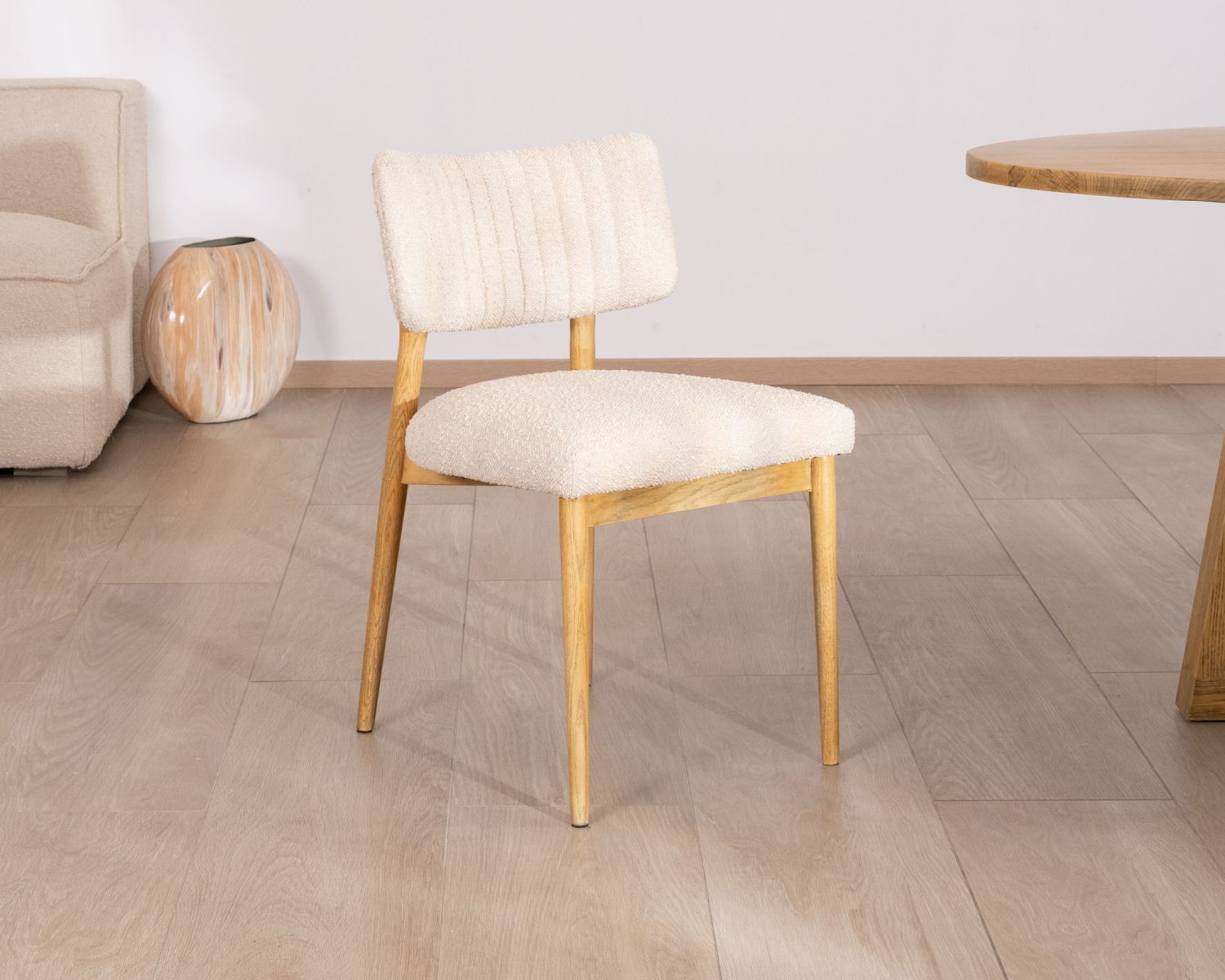 Lote de 2 sillas de estilo escandinavo en fresno natural y tela beige «Isadora»