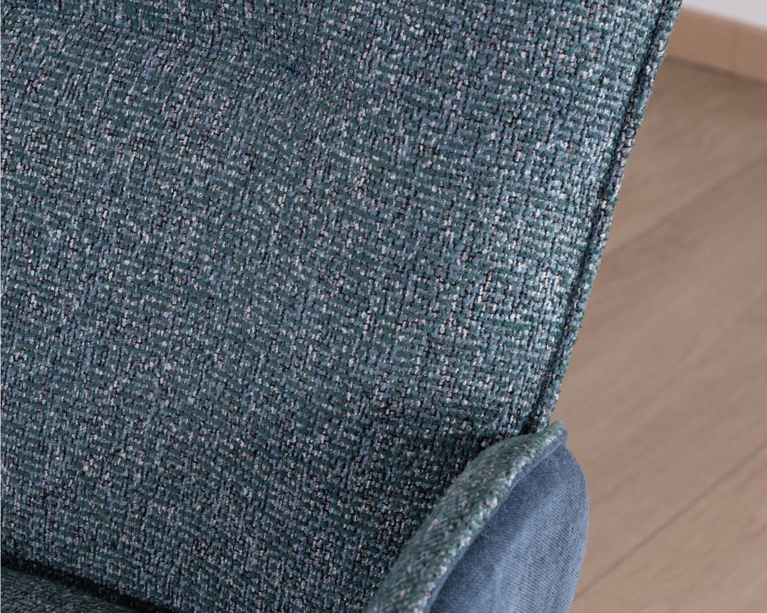Lote de 2 sillas «Eddy» de tela de doble textura en azul oscuro, con reposabrazos y base giratoria de metal