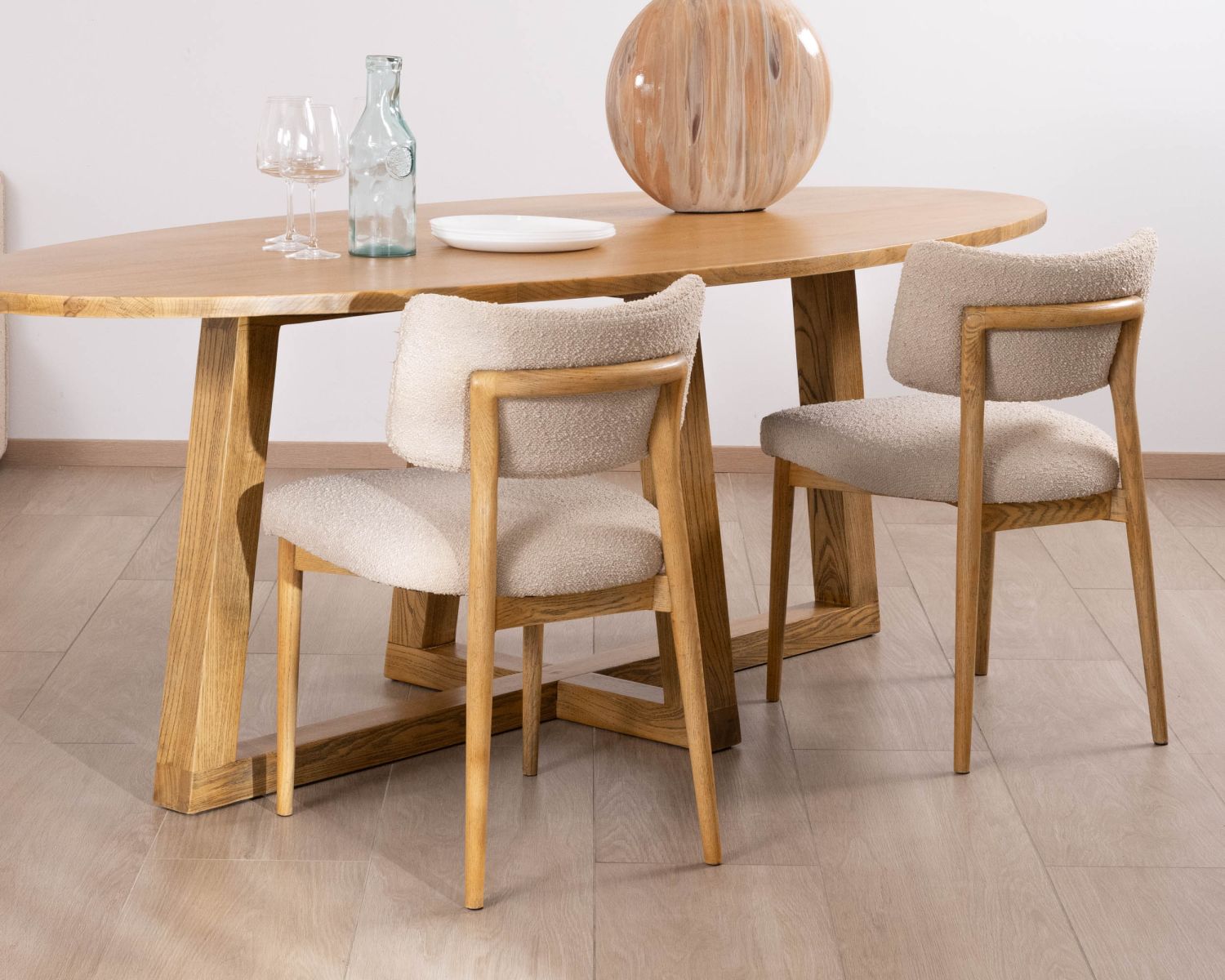 Lote de 2 sillas de estilo escandinavo en fresno natural y tela beige «Isadora»