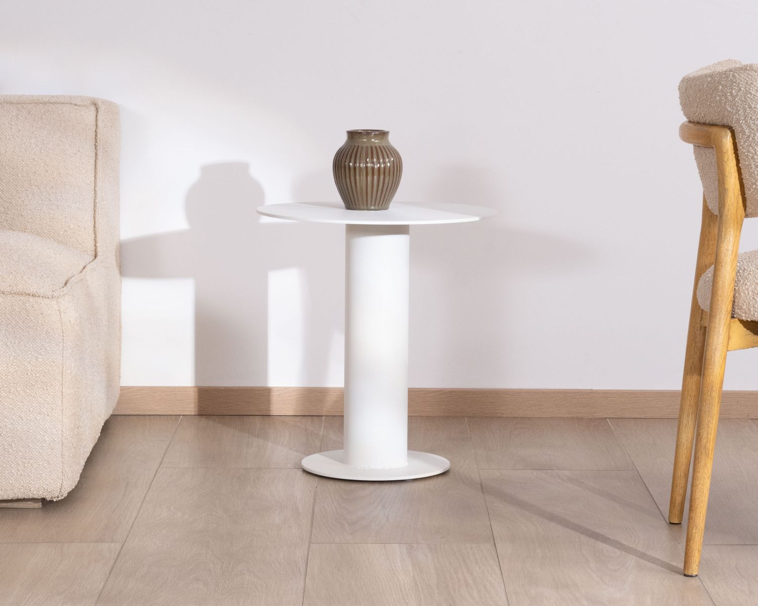 Mesita auxiliar redonda de exterior de aluminio blanco «Nusa Pedina», diámetro 45 cm