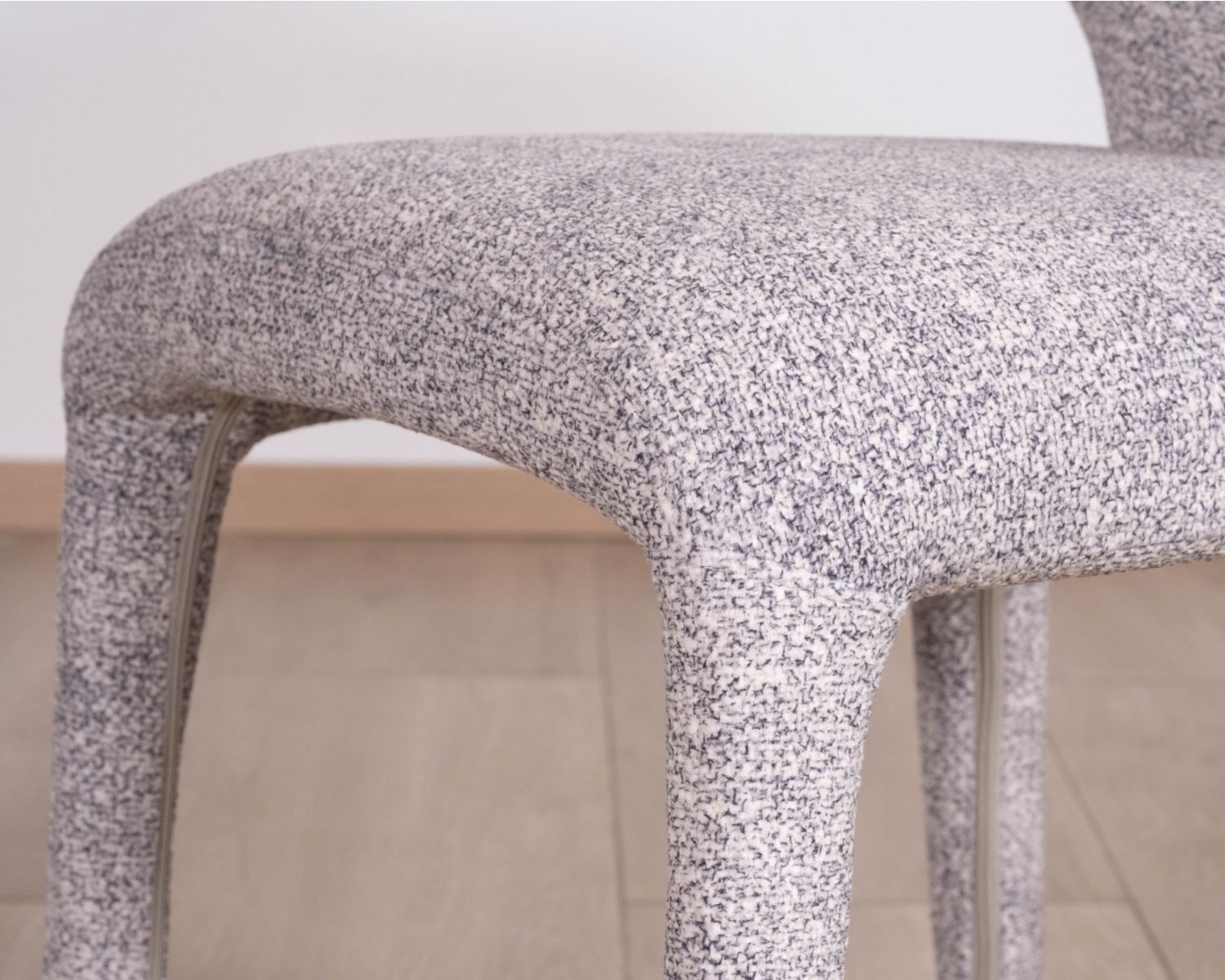 Lote de 2 sillas de comedor contemporáneas «Milano» en tejido jaspeado gris claro con tapizado integral