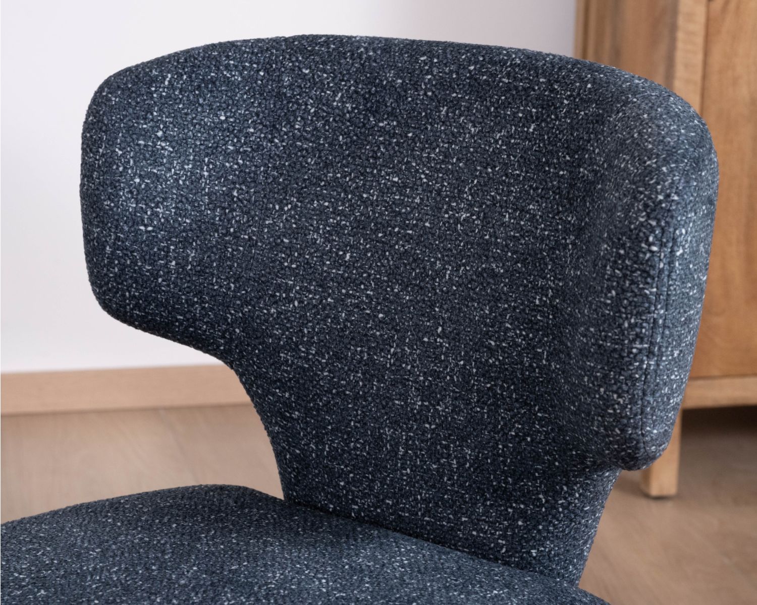 Lote de 2 sillas de comedor de diseño escultural en tela azul oscuro «Milano»