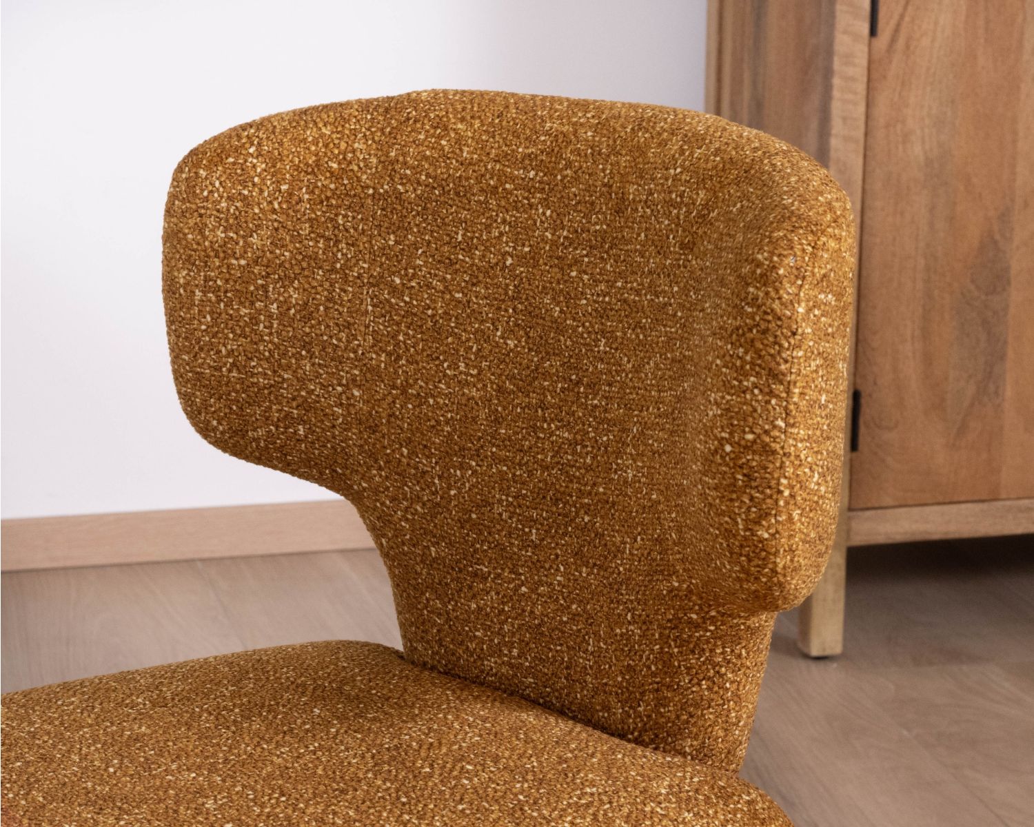 Lote de 2 sillas de comedor de diseño «Milano» con tapizado integral en tela amarillo mostaza