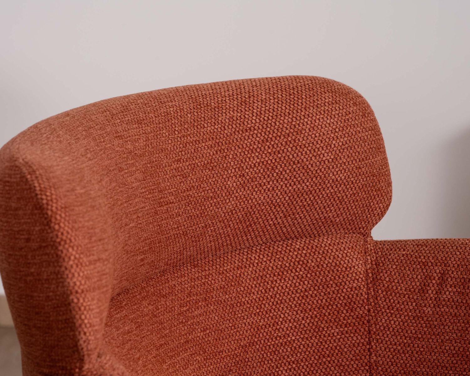 Lote de 2 sillas de comedor de color terracota con patas de metal, estilo vintage «Riméno»
