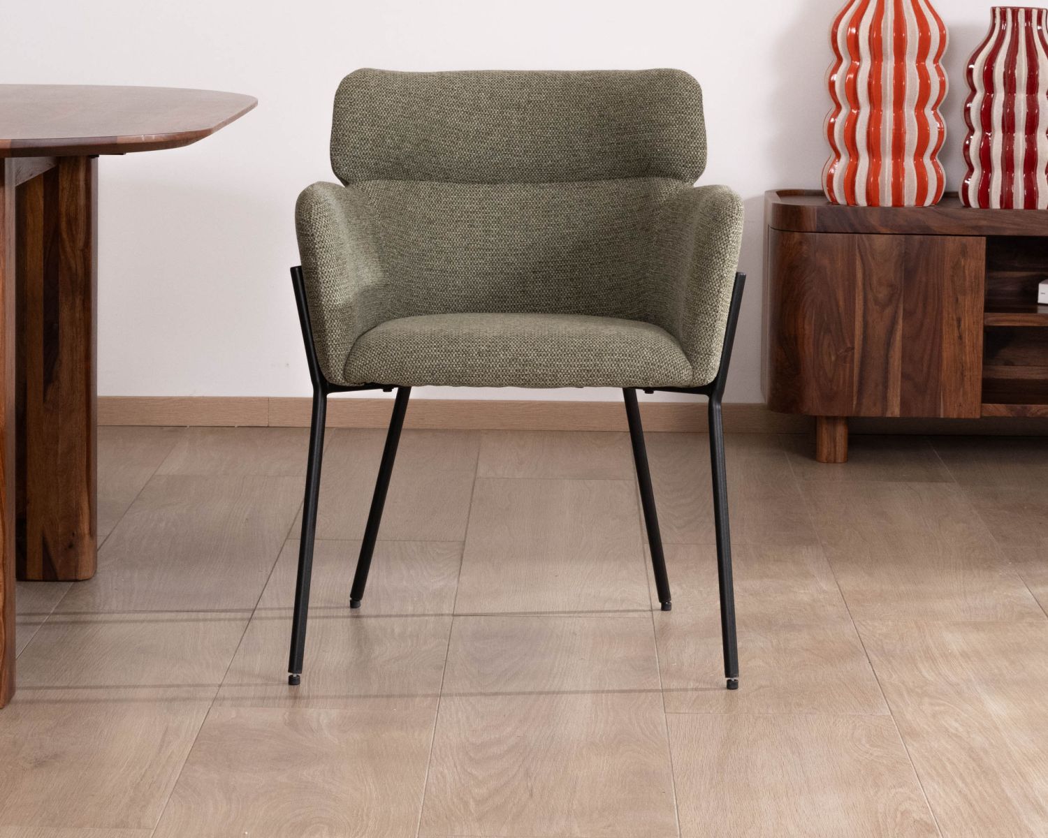 Lote de 2 sillas de comedor de tela color caqui y patas de metal «Riméno»