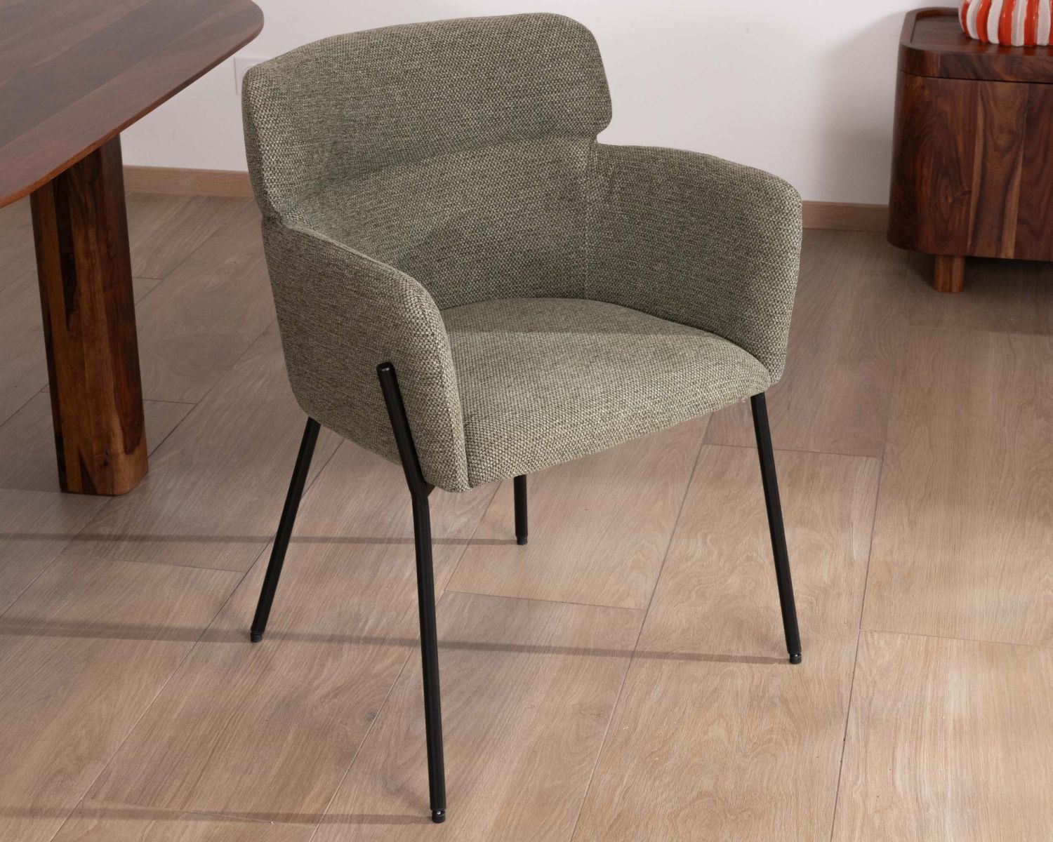 Lote de 2 sillas de comedor de tela color caqui y patas de metal «Riméno»