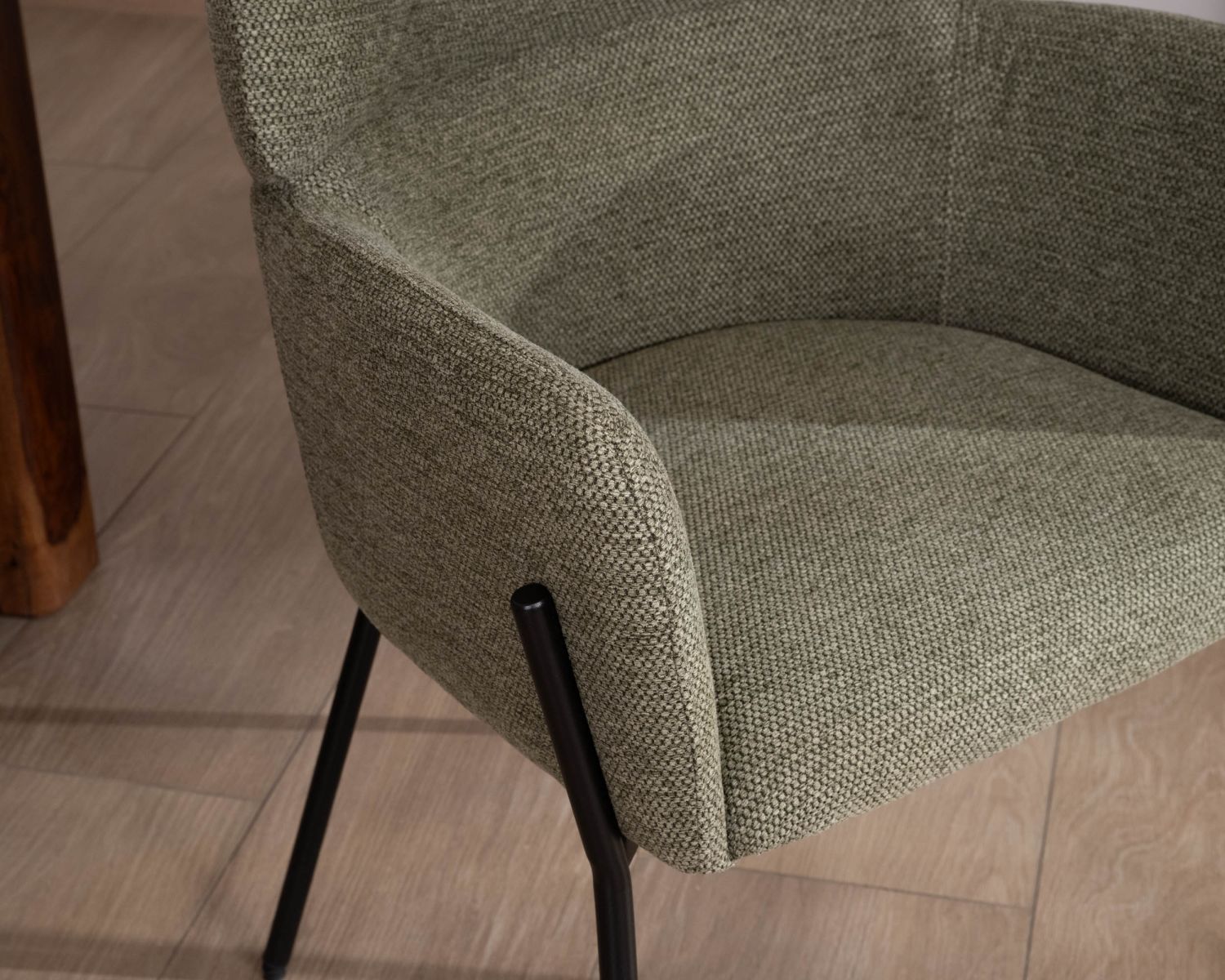 Lote de 2 sillas de comedor de tela color caqui y patas de metal «Riméno»