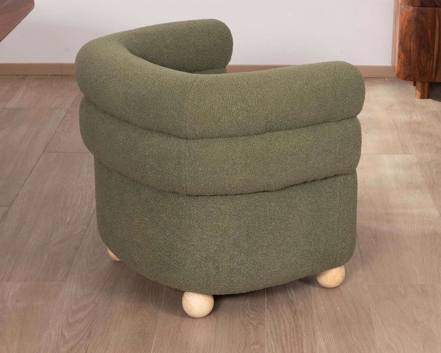 Pequeño sillón de estilo retro «Wala» en tela verde caqui