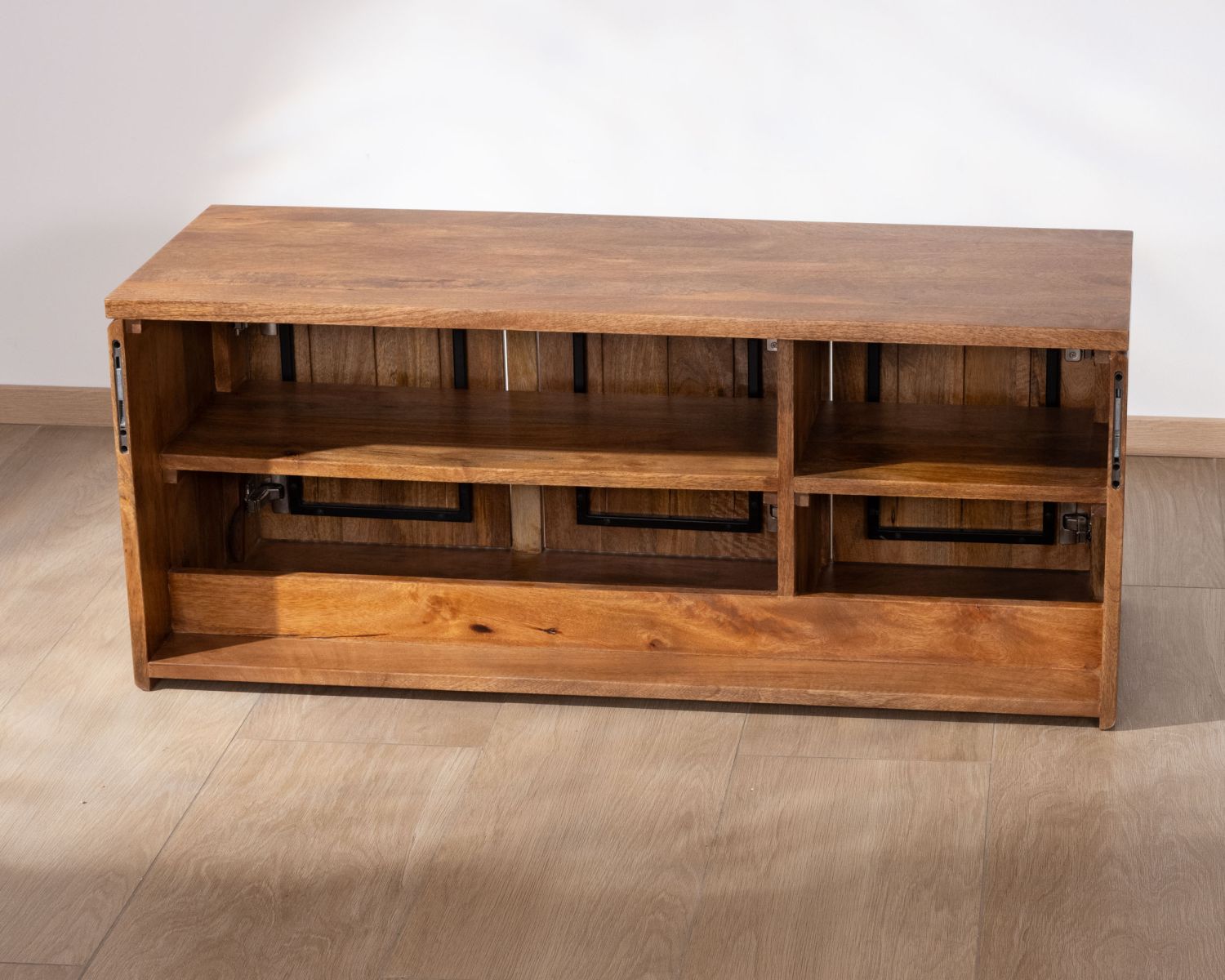 Mueble bajo lavabo suspendido de 140 cm en madera de mango oscuro «Nani» con frentes de doble textura