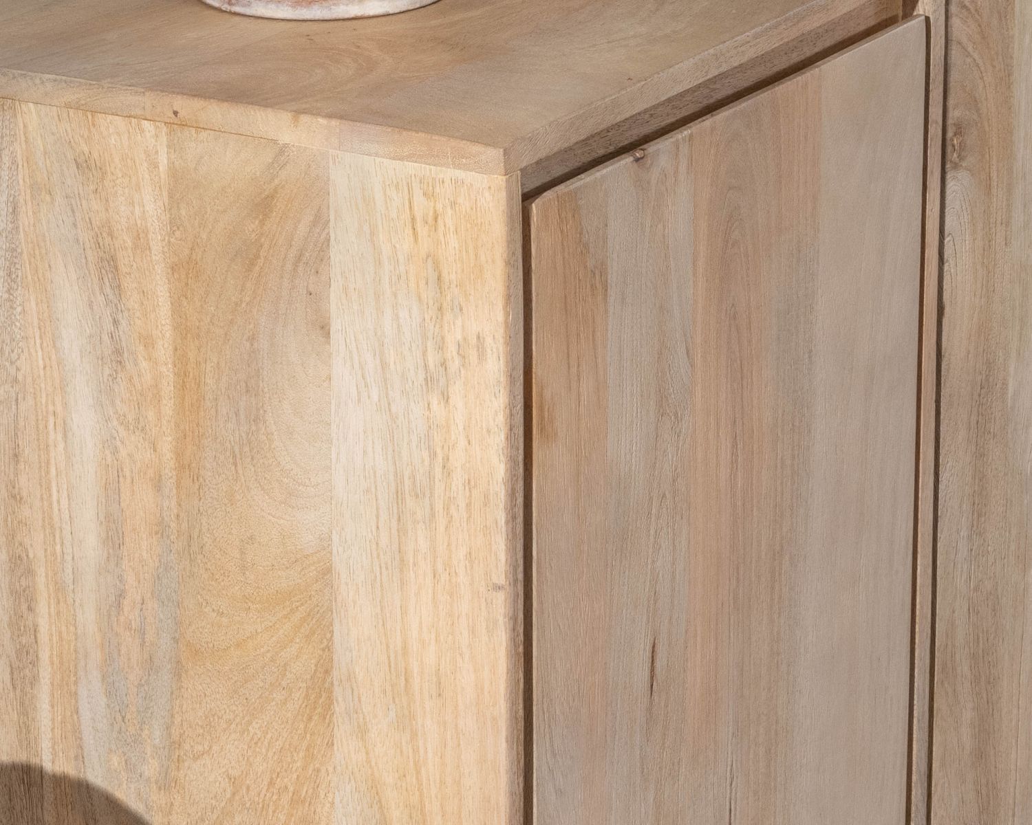 Aparador de líneas sencillas en madera maciza de mango, 180 cm, con 3 puertas y cajones «Gola»