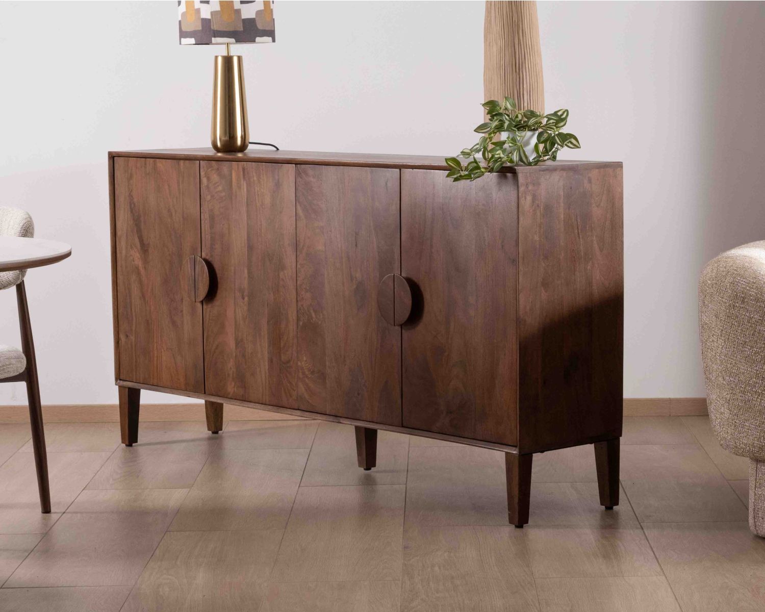 Aparador retro de 4 puertas en madera maciza de mango oscuro, 180 cm, modelo «Kaldo», estilo mid-century