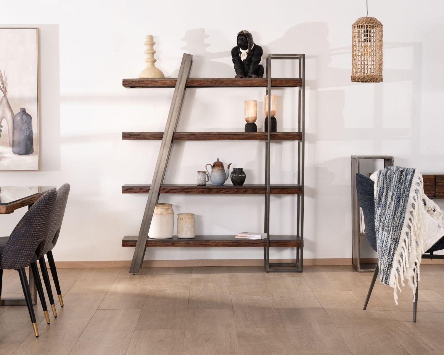 Librería de diseño minimalista en acacia y metal «Crescendo», de 4 estantes