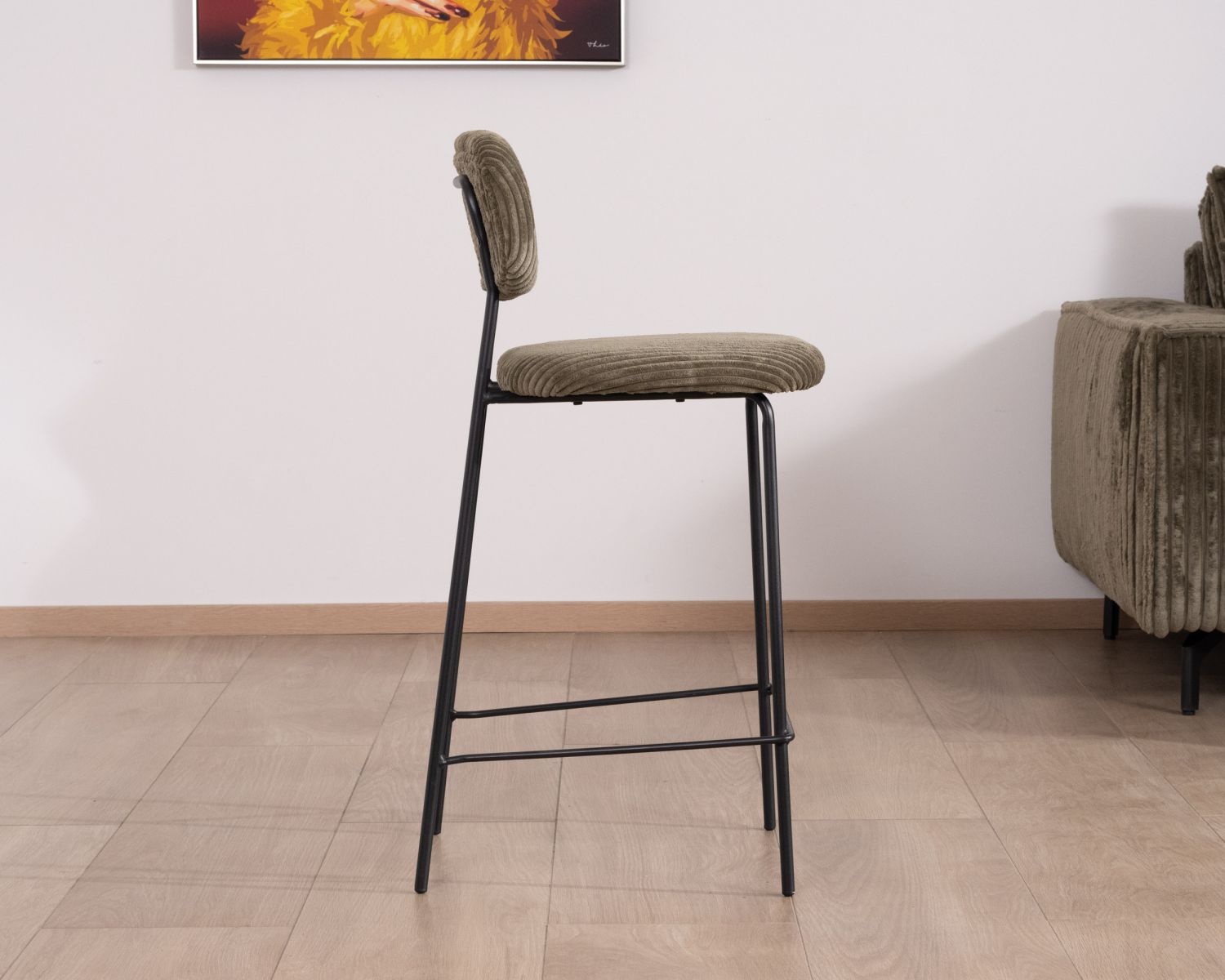Lote de 4 sillas de bar retro de pana de color caqui y patas de metal negro «Kulmino»