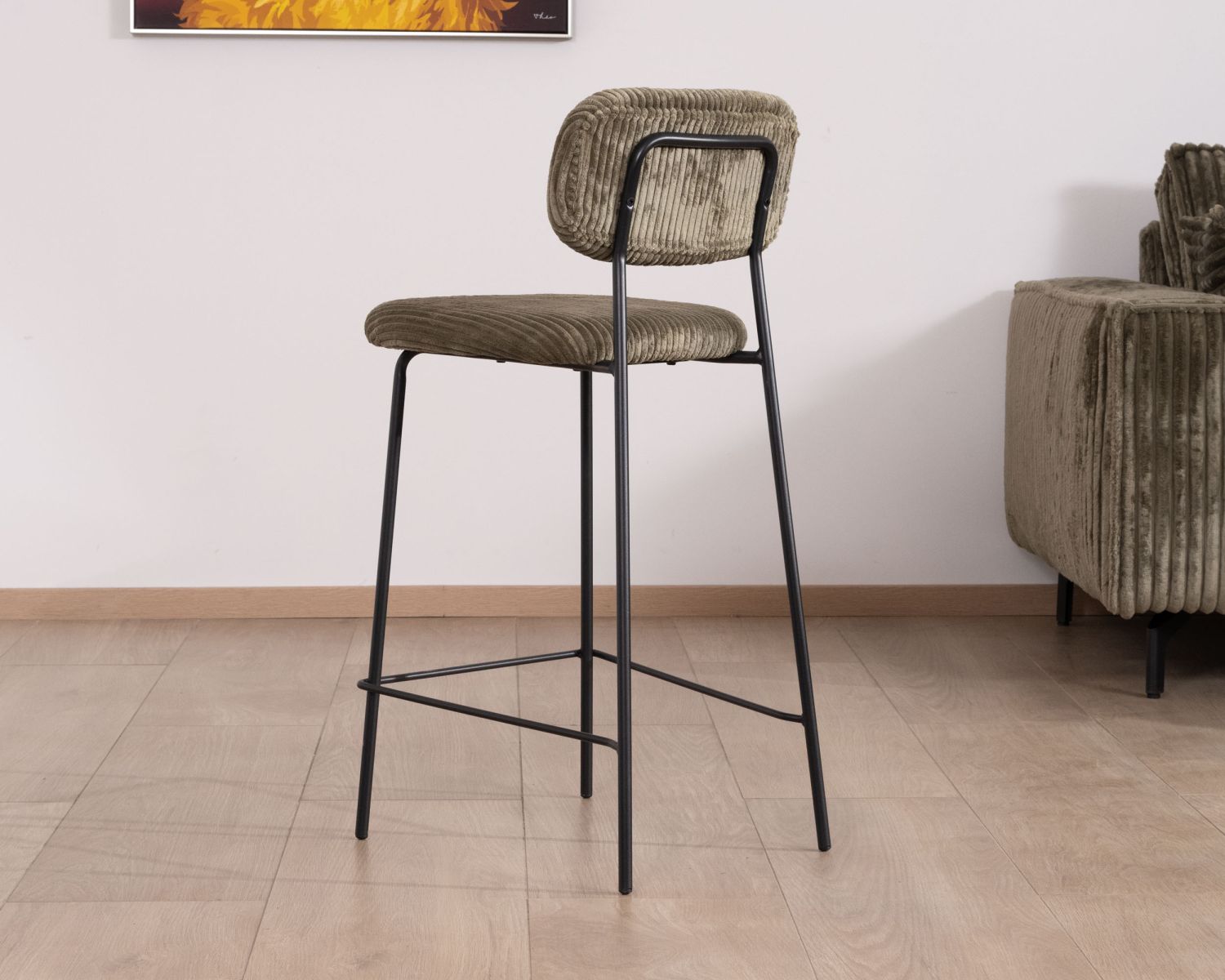 Lote de 4 sillas de bar retro de pana de color caqui y patas de metal negro «Kulmino»