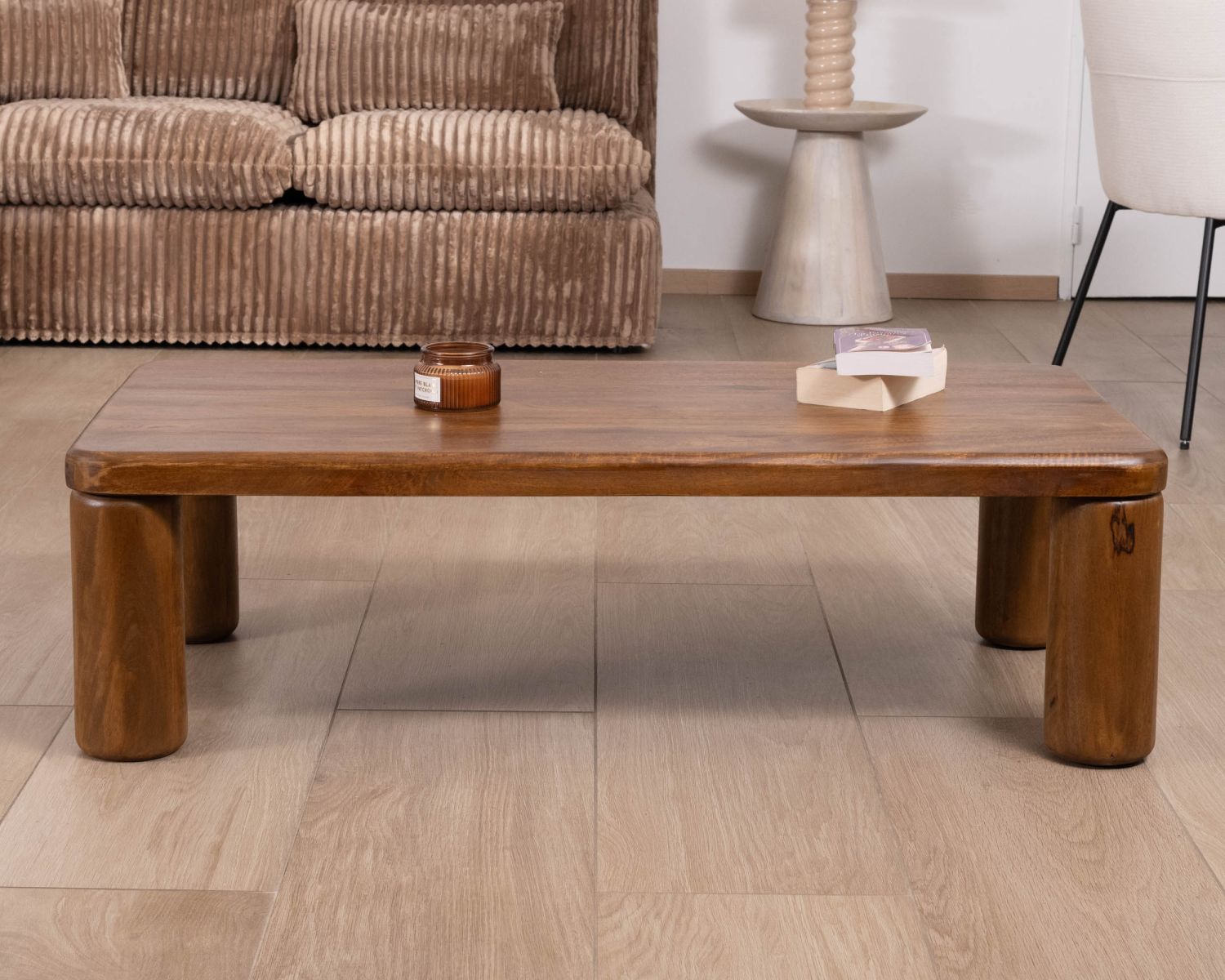 Mesa de centro de diseño minimalista con patas redondas «Padouk» de madera maciza de mango