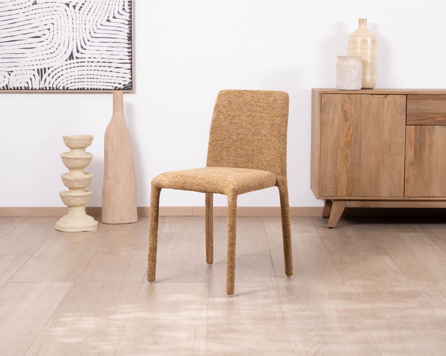 Lote de 4 sillas de comedor con tapizado integral en tela de color amarillo dorado «Otto», de estilo de diseño
