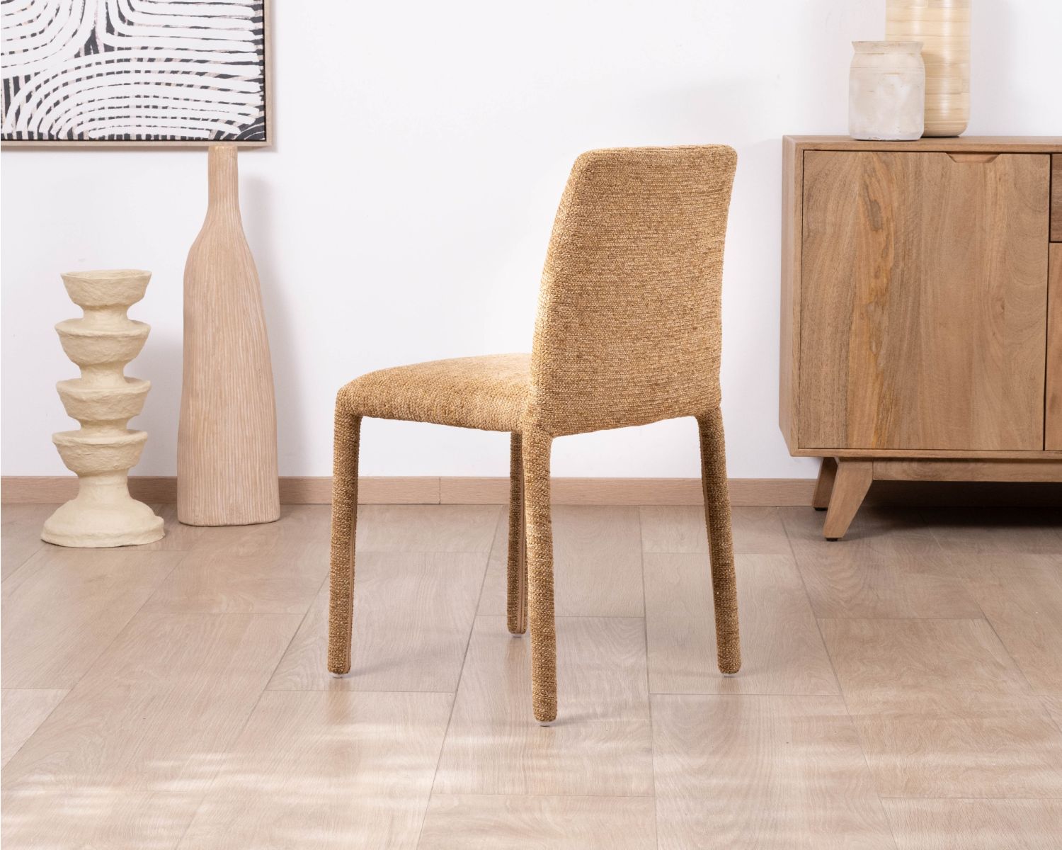 Lote de 4 sillas de comedor con tapizado integral en tela de color amarillo dorado «Otto», de estilo de diseño