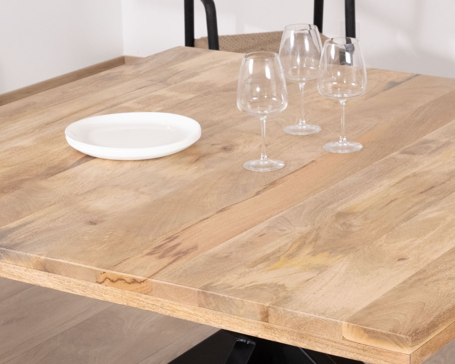 Mesa de comedor industrial cuadrada de 150 x 150 cm, de metal y madera, «Caractère»