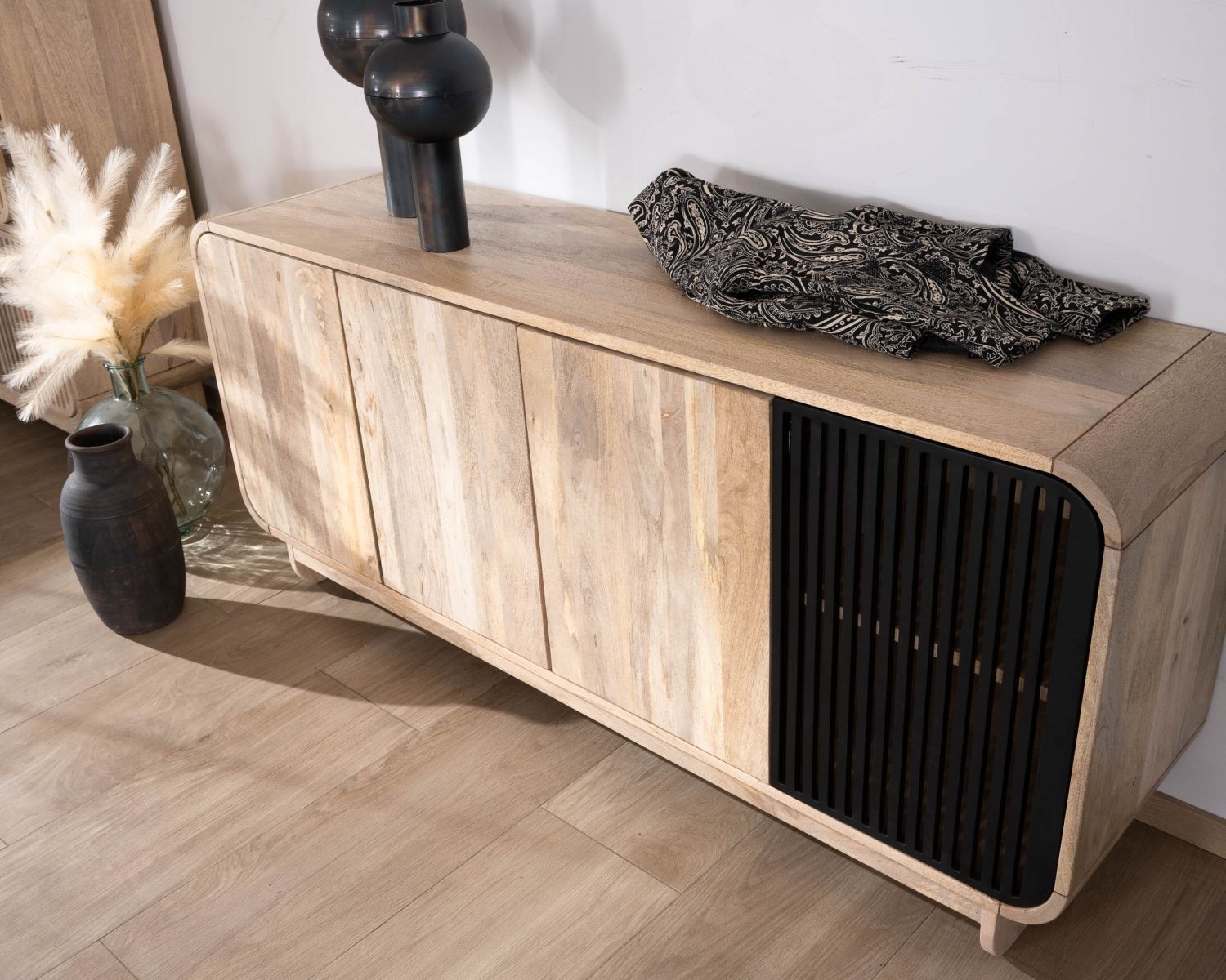 Aparador de 180 cm de madera de mango con diseño minimalista «Jappy» de estilo japandi, de 4 puertas