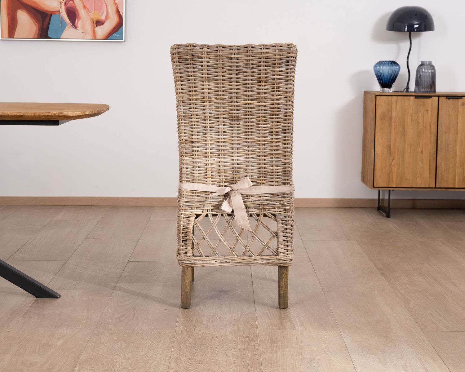 Elegante silla de comedor de ratán trenzado con cojín de asiento de tela «Noho»