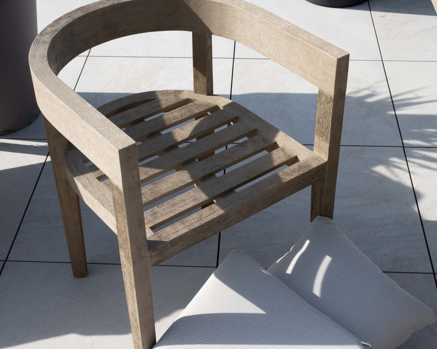 Silla de comedor de exterior de alta gama de teca «Blois» con acabado grisáceo