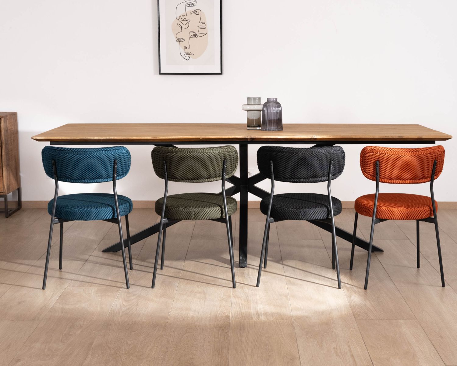 Lote de 2 sillas de comedor de tela color terracota y patas de metal de estilo retro «Lato» 